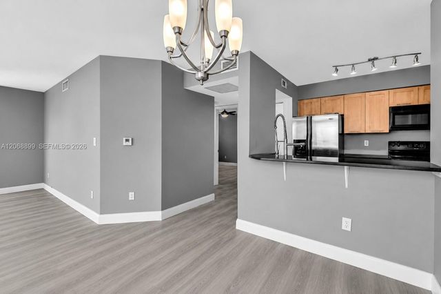 2881 N Oakland Forest Drive 112, Oakland Park, FL 33309