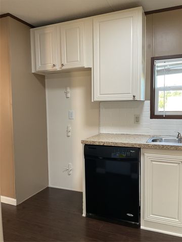 118 Willow Ridge Circle, Southmayd, TX 75092