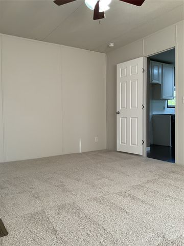 118 Willow Ridge Circle, Southmayd, TX 75092