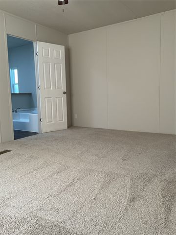 118 Willow Ridge Circle, Southmayd, TX 75092