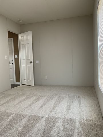 118 Willow Ridge Circle, Southmayd, TX 75092