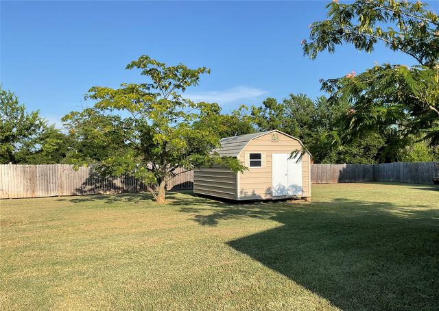 118 Willow Ridge Circle, Southmayd, TX 75092