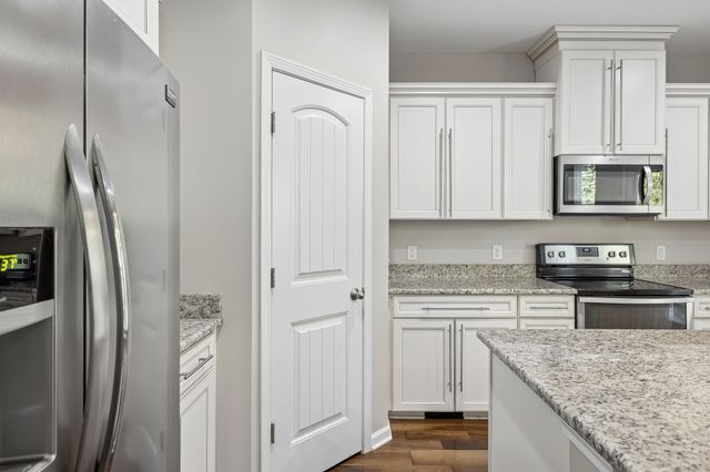1021 Livingstone Ln, Mount Juliet, TN 37122