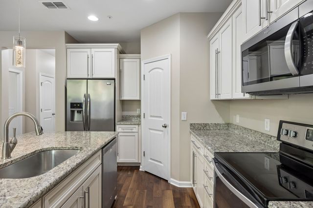 1021 Livingstone Ln, Mount Juliet, TN 37122