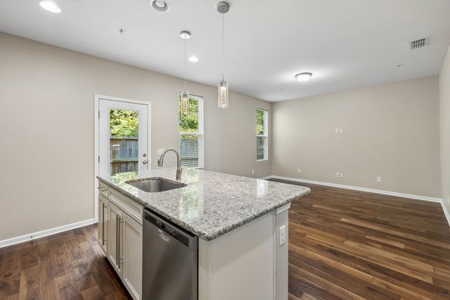 1021 Livingstone Ln, Mount Juliet, TN 37122