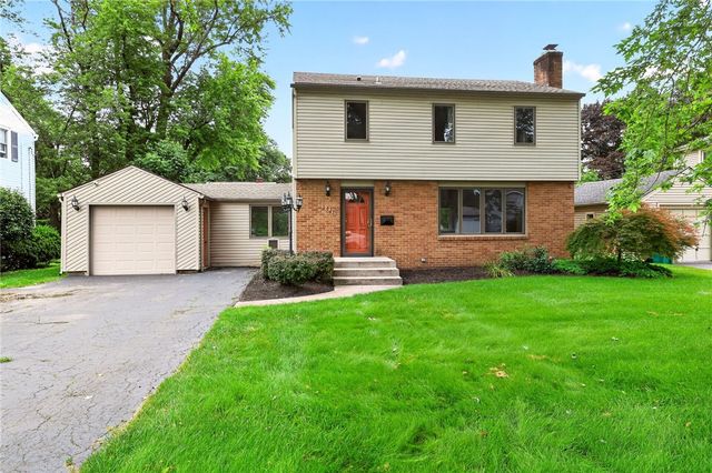 106 Stonehenge Road, Irondequoit, NY 14609