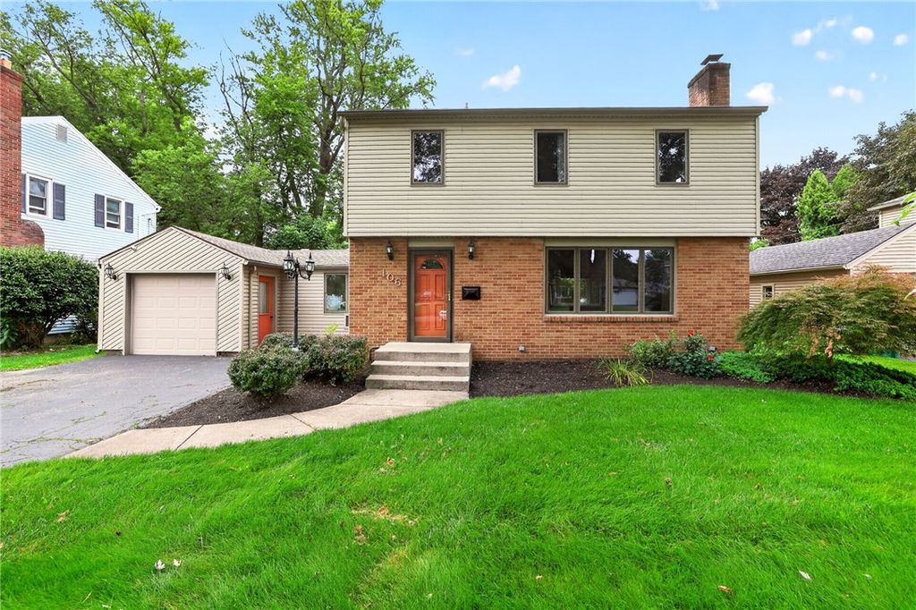 106 Stonehenge Road, Irondequoit, NY 14609