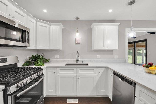 17550 Brooklawn DRIVE, Brookfield, WI 53045