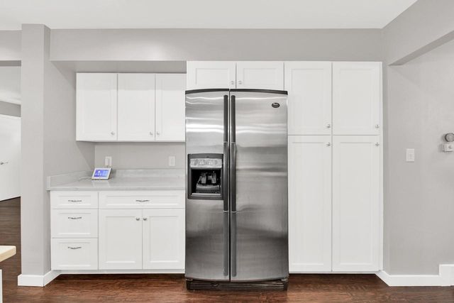 17550 Brooklawn DRIVE, Brookfield, WI 53045