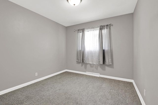 17550 Brooklawn DRIVE, Brookfield, WI 53045