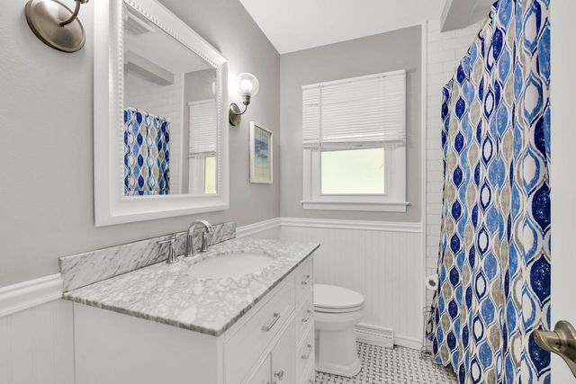 17550 Brooklawn DRIVE, Brookfield, WI 53045