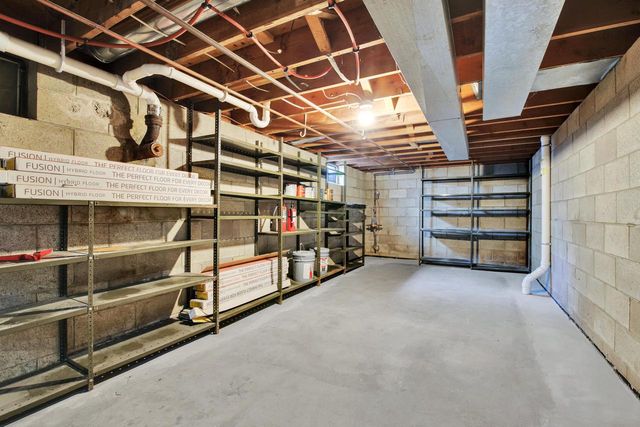 17550 Brooklawn DRIVE, Brookfield, WI 53045