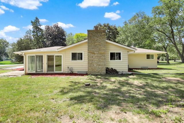 17550 Brooklawn DRIVE, Brookfield, WI 53045