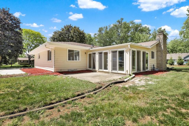 17550 Brooklawn DRIVE, Brookfield, WI 53045