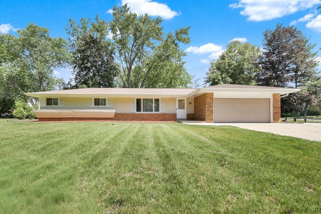 17550 Brooklawn DRIVE, Brookfield, WI 53045