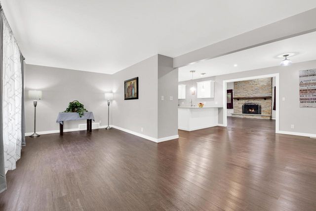 17550 Brooklawn DRIVE, Brookfield, WI 53045