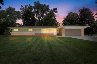 17550 Brooklawn DRIVE, Brookfield, WI 53045