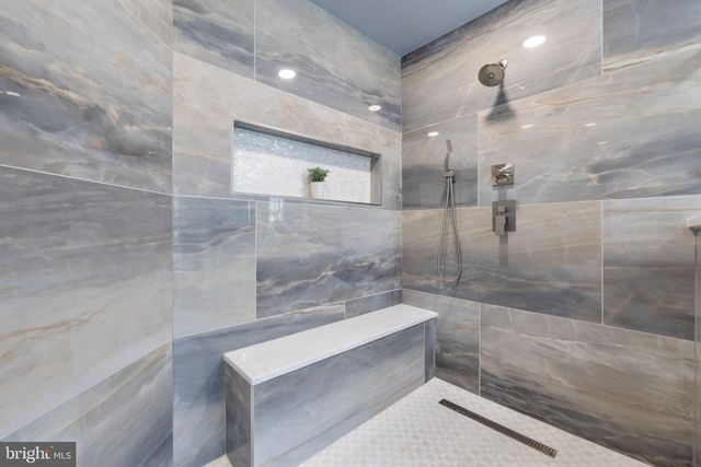3911 CHARLES AVE, Alexandria, VA 22305