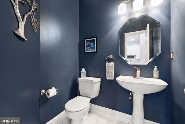 3911 CHARLES AVE, Alexandria, VA 22305