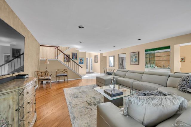 47 Northgate Circle, Melville, NY 11747