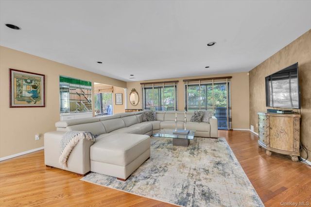 47 Northgate Circle, Melville, NY 11747