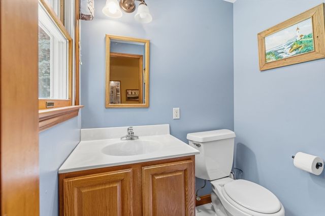 5 Geryk Ct, Southampton, MA 01073