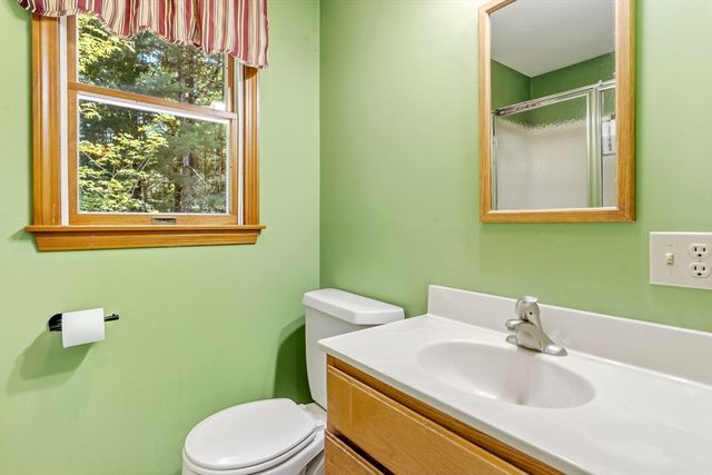 5 Geryk Ct, Southampton, MA 01073