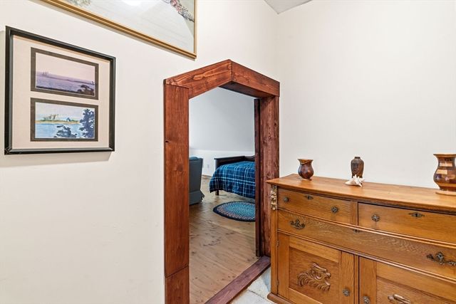 5 Geryk Ct, Southampton, MA 01073
