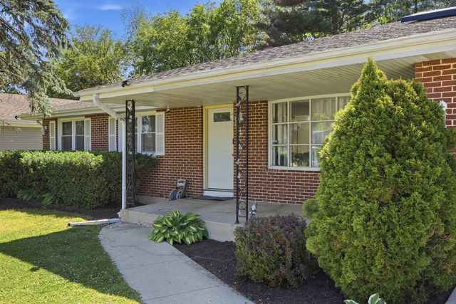 904 Chippewa Drive, Elgin, IL 60120