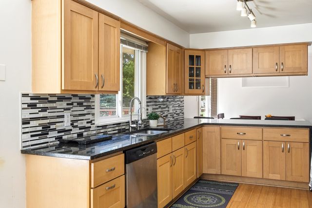 904 Chippewa Drive, Elgin, IL 60120