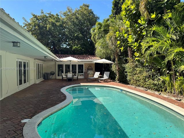 125 W Sunrise Ave, Coral Gables, FL 33133