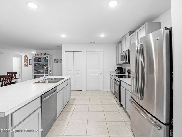 1011 Starfire Street SE, Palm Bay, FL 32909