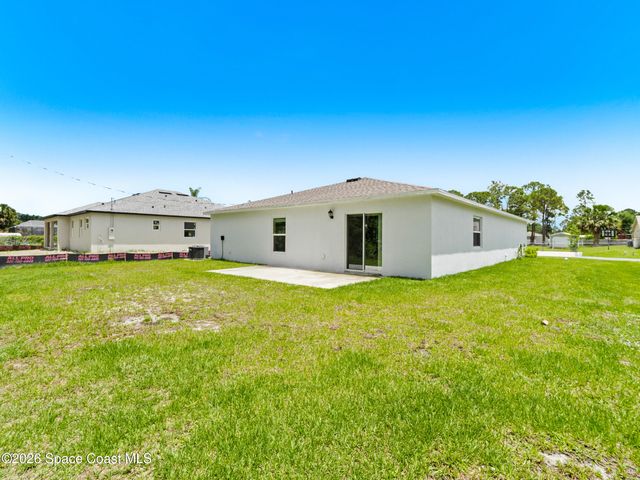 1011 Starfire Street SE, Palm Bay, FL 32909
