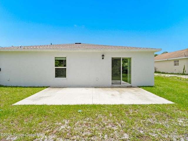 1011 Starfire Street SE, Palm Bay, FL 32909