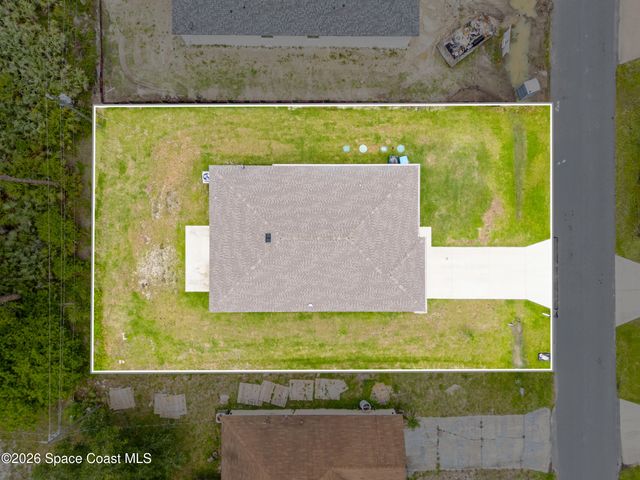 1011 Starfire Street SE, Palm Bay, FL 32909