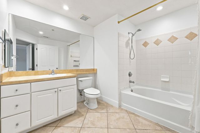9873 Baywinds Drive 5109, West Palm Beach, FL 33411