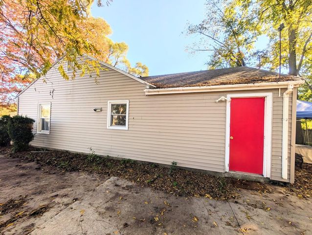 582 Riverside Drive, Battle Creek City, MI 49015