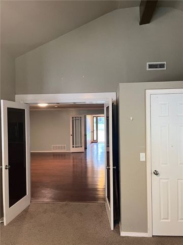 2153 Loren Circle, Fayetteville, AR 72701