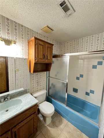 2153 Loren Circle, Fayetteville, AR 72701