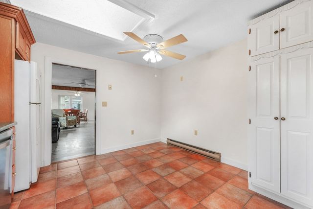 8 Barnes St, Wareham, MA 02571