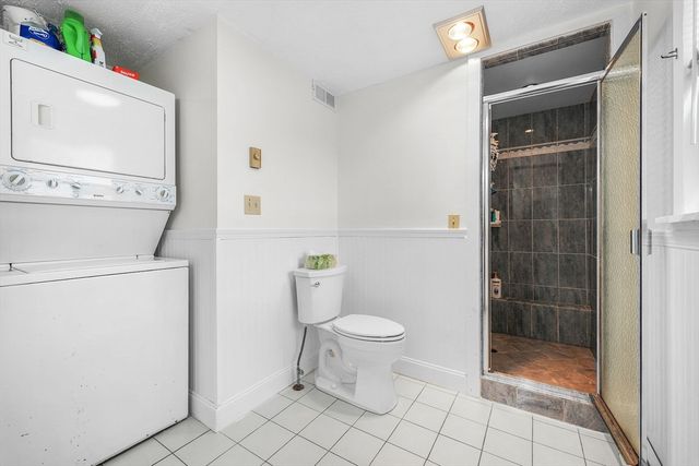 8 Barnes St, Wareham, MA 02571