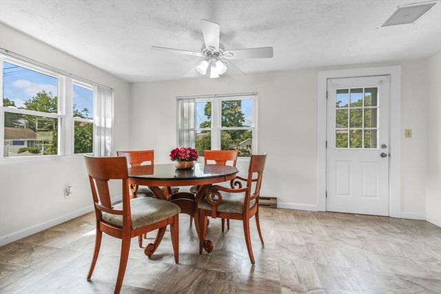 8 Barnes St, Wareham, MA 02571