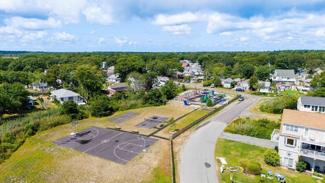 8 Barnes St, Wareham, MA 02571