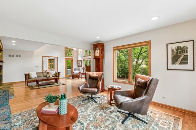 14 Brierwoods Lane, Hawthorn Woods, IL 60047