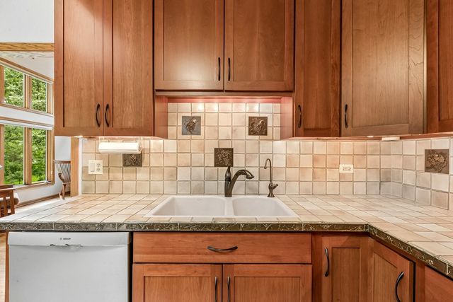 14 Brierwoods Lane, Hawthorn Woods, IL 60047