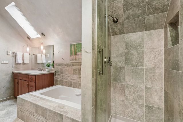 14 Brierwoods Lane, Hawthorn Woods, IL 60047