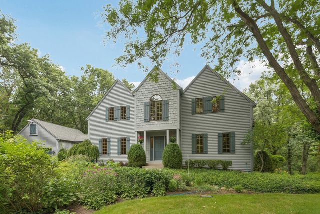 14 Brierwoods Lane, Hawthorn Woods, IL 60047