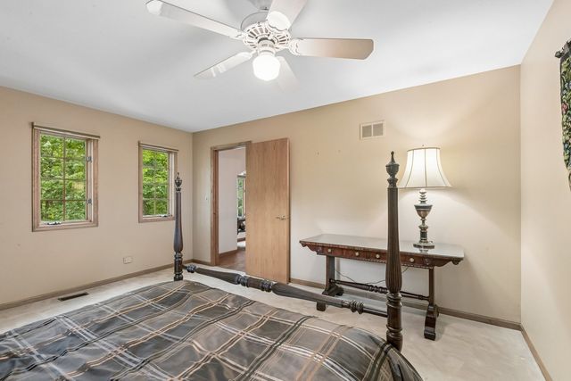 14 Brierwoods Lane, Hawthorn Woods, IL 60047