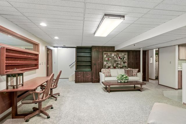 14 Brierwoods Lane, Hawthorn Woods, IL 60047