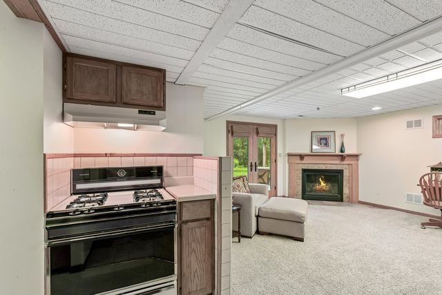 14 Brierwoods Lane, Hawthorn Woods, IL 60047